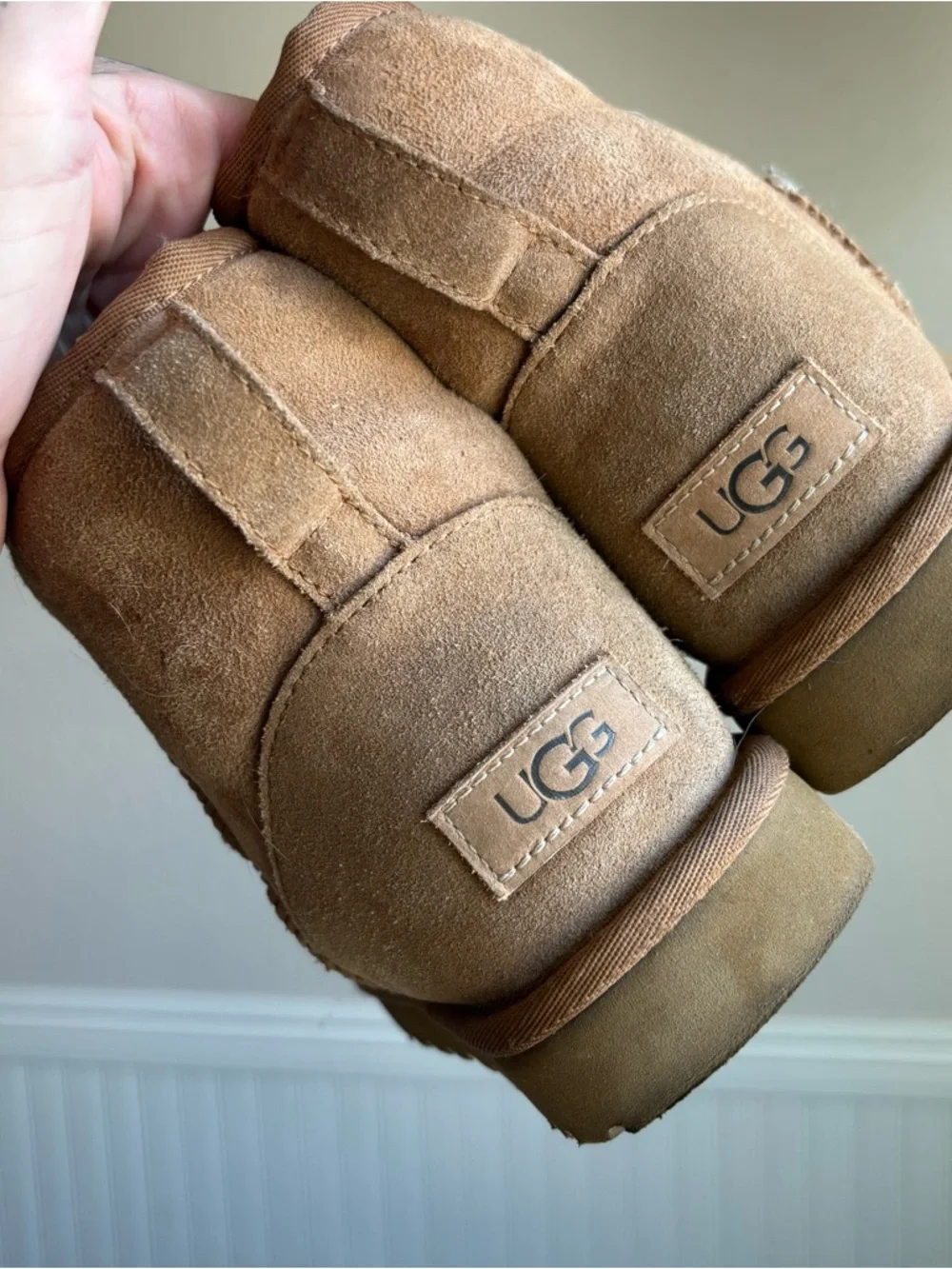 Like new UGGS Classic Shearling-Lined Suede Ankle Boots — Chestnut - Picture 3 of 6